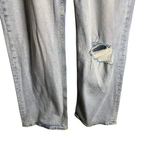 Old Navy Women's Light Wash High Waisted Wide Leg Destroyed Denim Jean - Picture 3 of 8